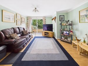 LIVING ROOM- click for photo gallery